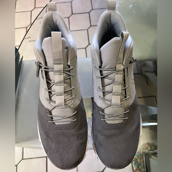 On Running Other - ON CLOUD LIGHT GRAY &DARK GRAY